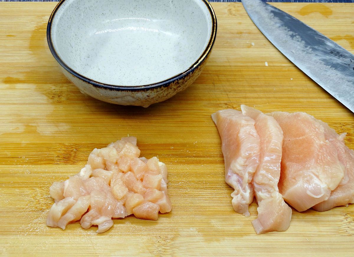 用鸡做馄饨汤怎样做才好吃,包小馄饨肉馅怎么调好吃