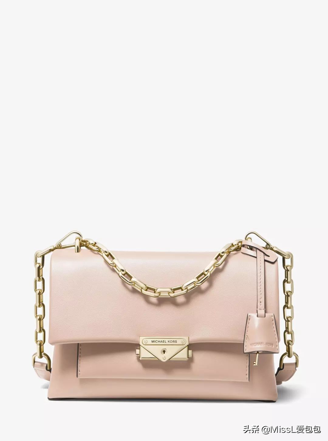 天热了买件衣服,天热了该买什么衣服呀