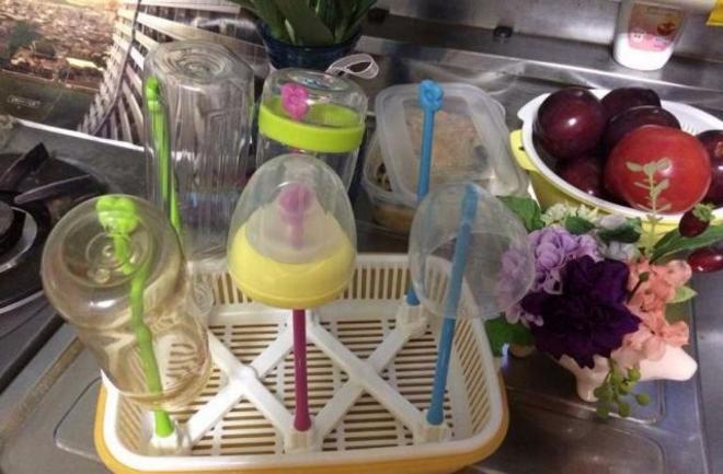 奶瓶清洗剂洗奶瓶时能用温水吗,给孩子洗奶瓶的清洁剂