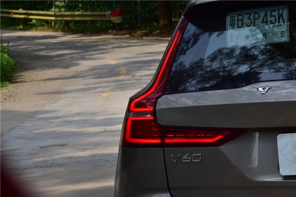 沃尔沃v60试驾,沃尔沃v60山路测试