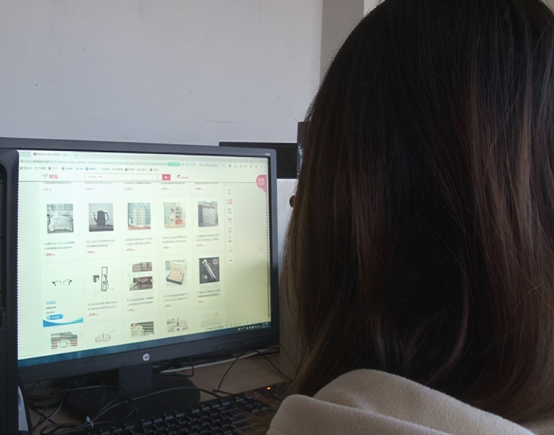 网购衣服不好退货交多少钱,网购衣服发现不合适怎么退款