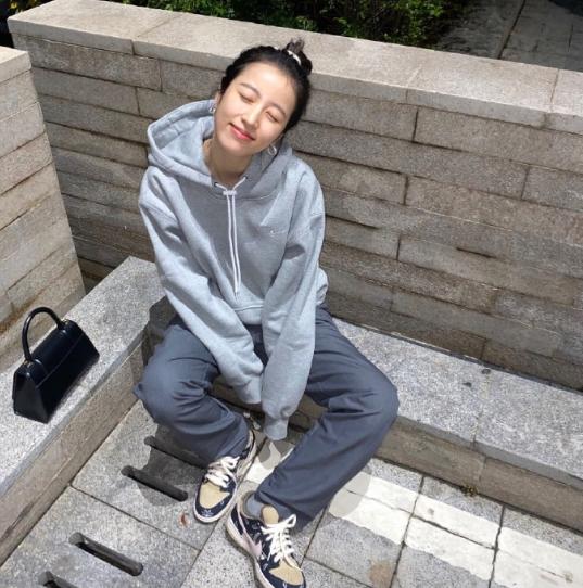 周雨彤穿搭衬衫夏季,周雨彤穿衣搭配图白色