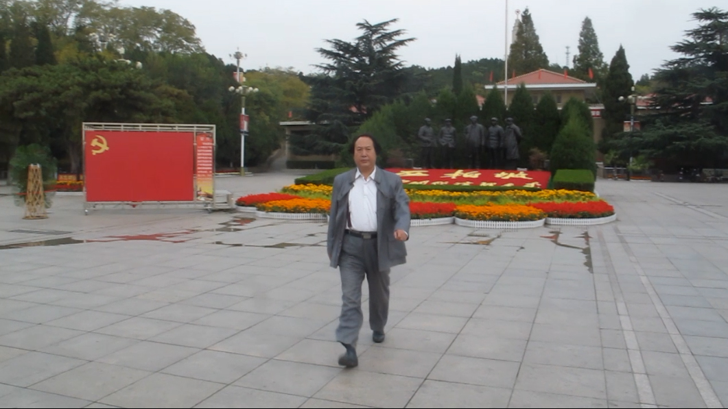 重温毛主席《七律·送瘟神》：让瘟神走开！赵新月新解毛主席诗词