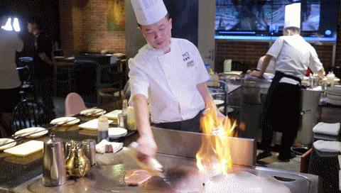 铁板多次烧红会怎么样,铁板上面放油一烧就蒸发了