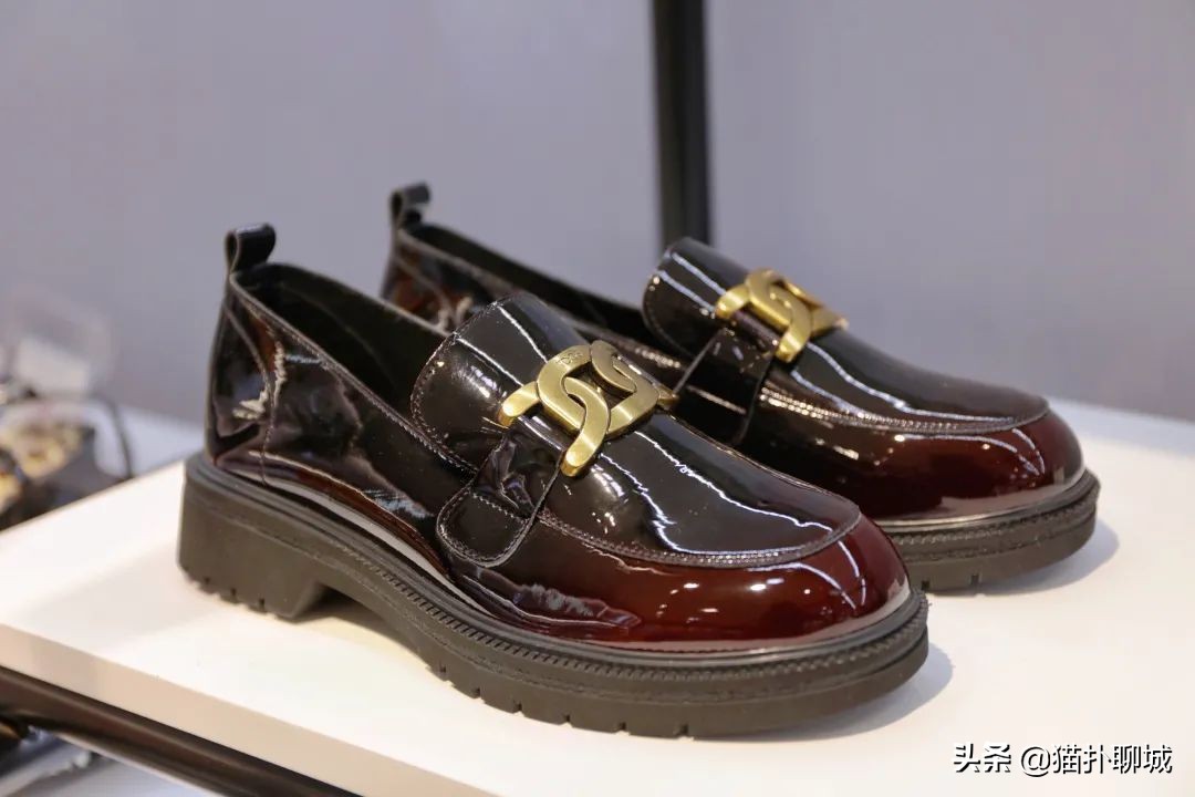 鞋子春天新款女鞋小白鞋,春夏秋都可以穿的小白鞋