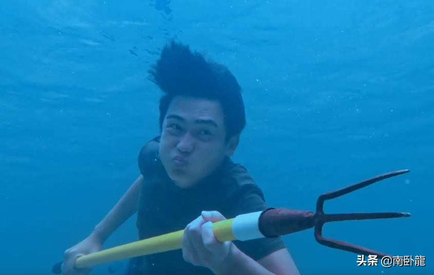 大鲨鱼电影精彩片段,大鲨鱼动画完整版