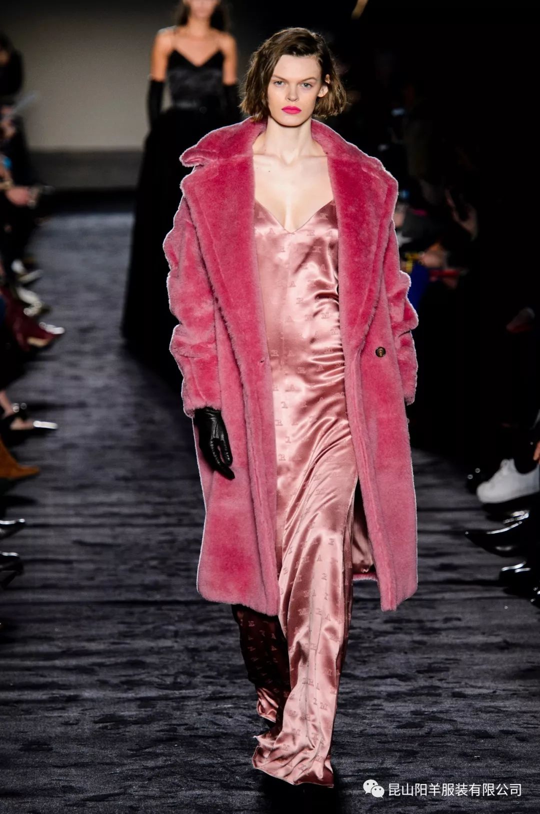 欧美明星冬季街拍穿搭2019,2019年春季欧美明星街拍