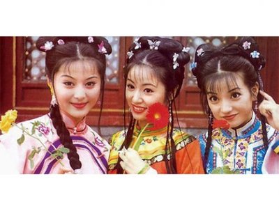 小花妹妹不打马赛克了！抱着邓超的手有点害羞，不笑是因为孙俪