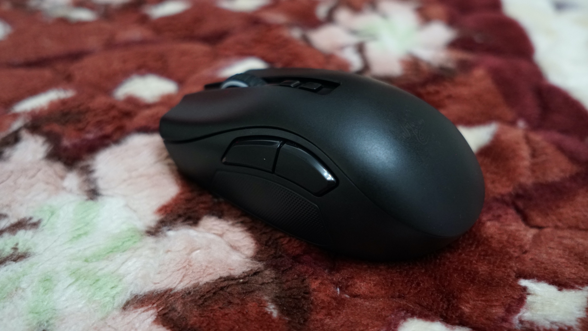 雷蛇那伽梵蛇专业版评测,雷蛇razer那伽梵蛇进化版配备