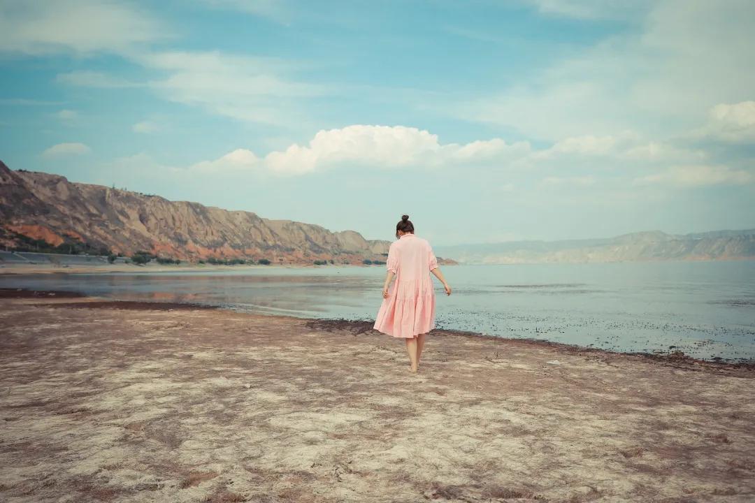 杨绛每个人都会遇到难熬的时光,杨绛语录生活是自己的和他人无关