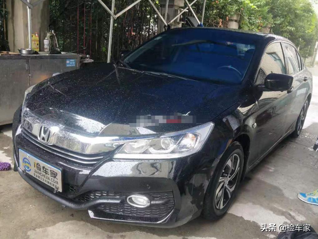 13.8万买台二手雅阁值不值？朋友：为啥不加几万买新车