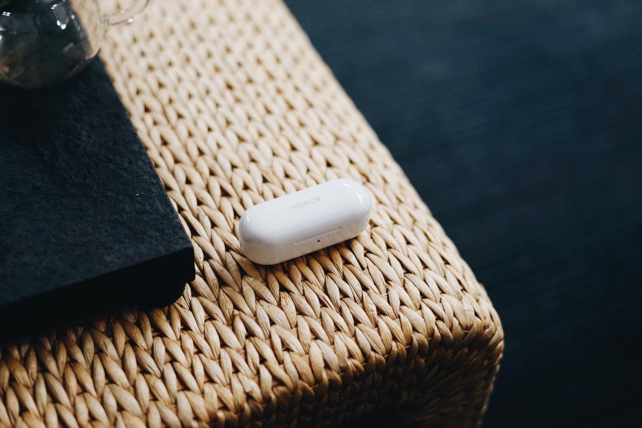 荣耀蓝牙耳机flypods3京东卖200多,荣耀耳机flypods青春版试用测评