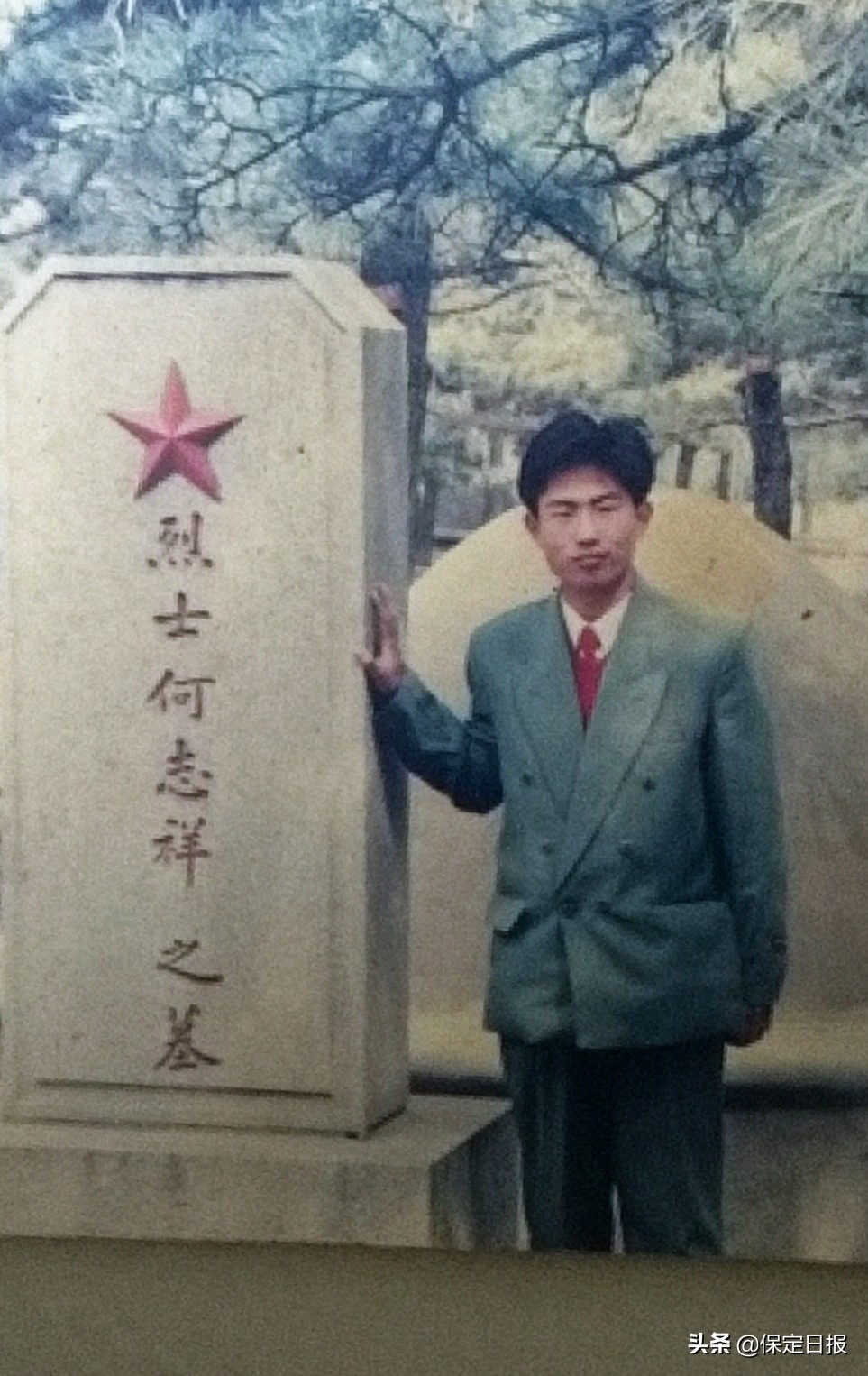 82岁大叔曾在部队服役7年回忆青春,弟弟当年参军的照片经典回忆