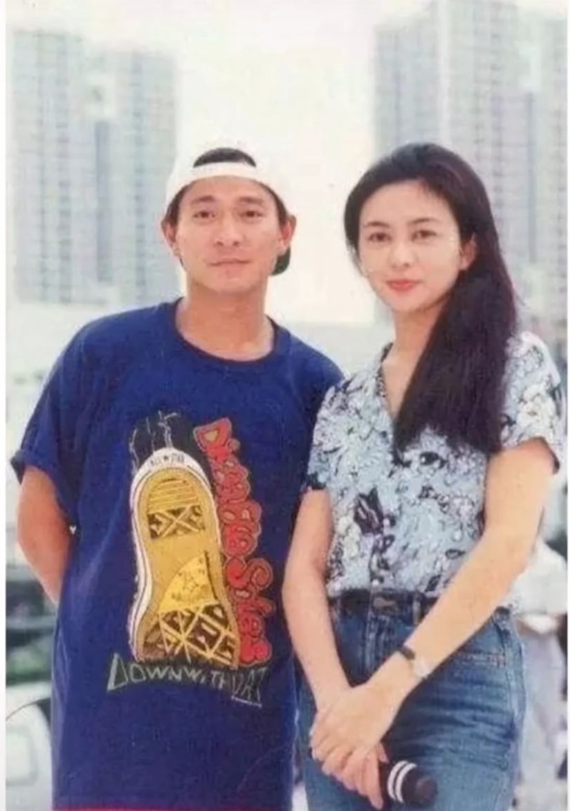 评价刘德华出道40周年直播,刘德华出道40年直播有多火