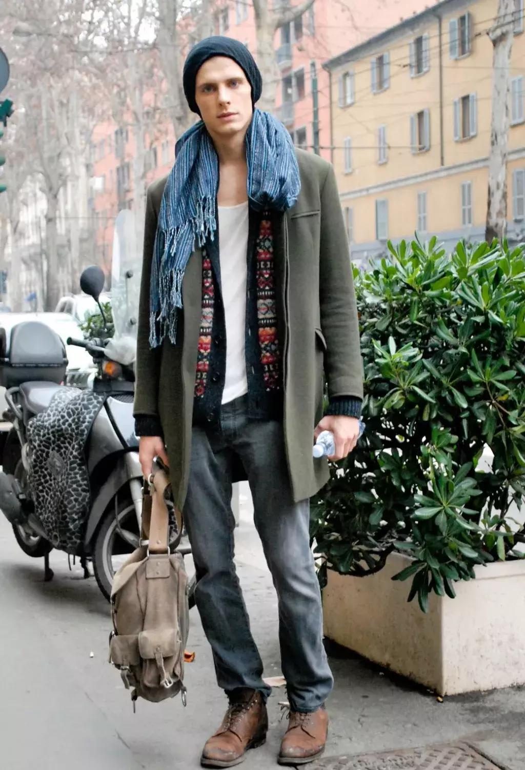 毛衣是冬季的基础单品,毛衣要更适合寒冬