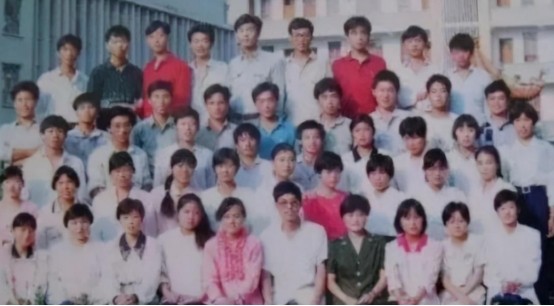 80后的中专相当于现在什么学历,现在的中专相当于以前的什么学历