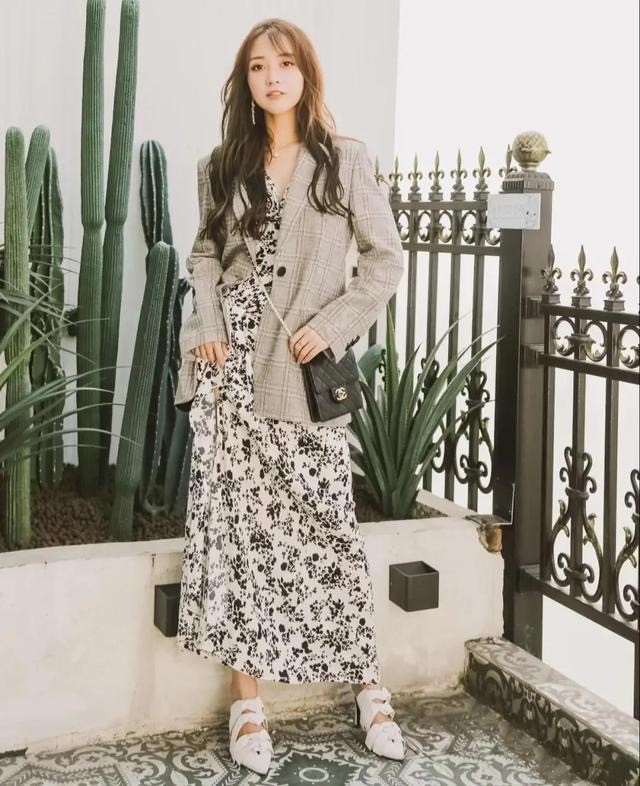 春季穿搭西服连衣裙,今年最火爆款的西服休闲裙子