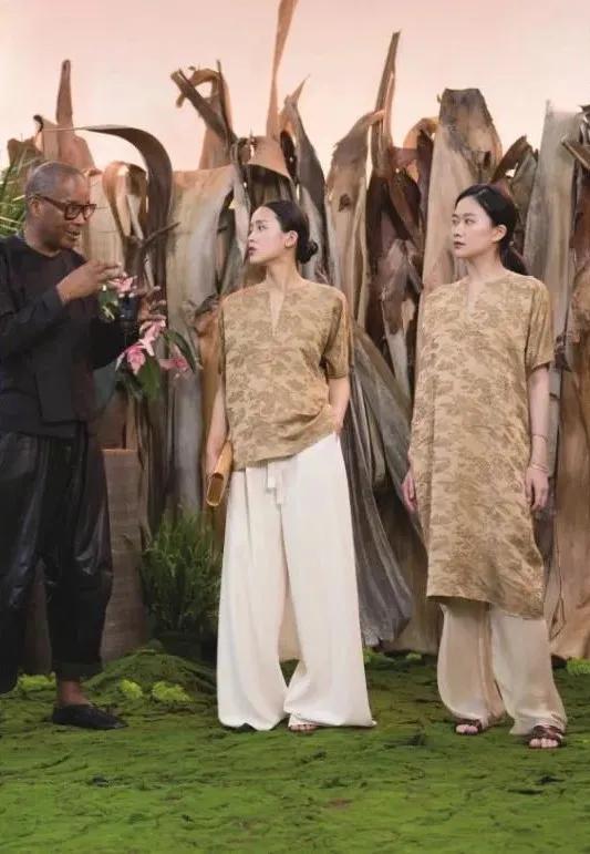 2023国际时装周创意设计,时装周如何引领未来时尚发展趋势