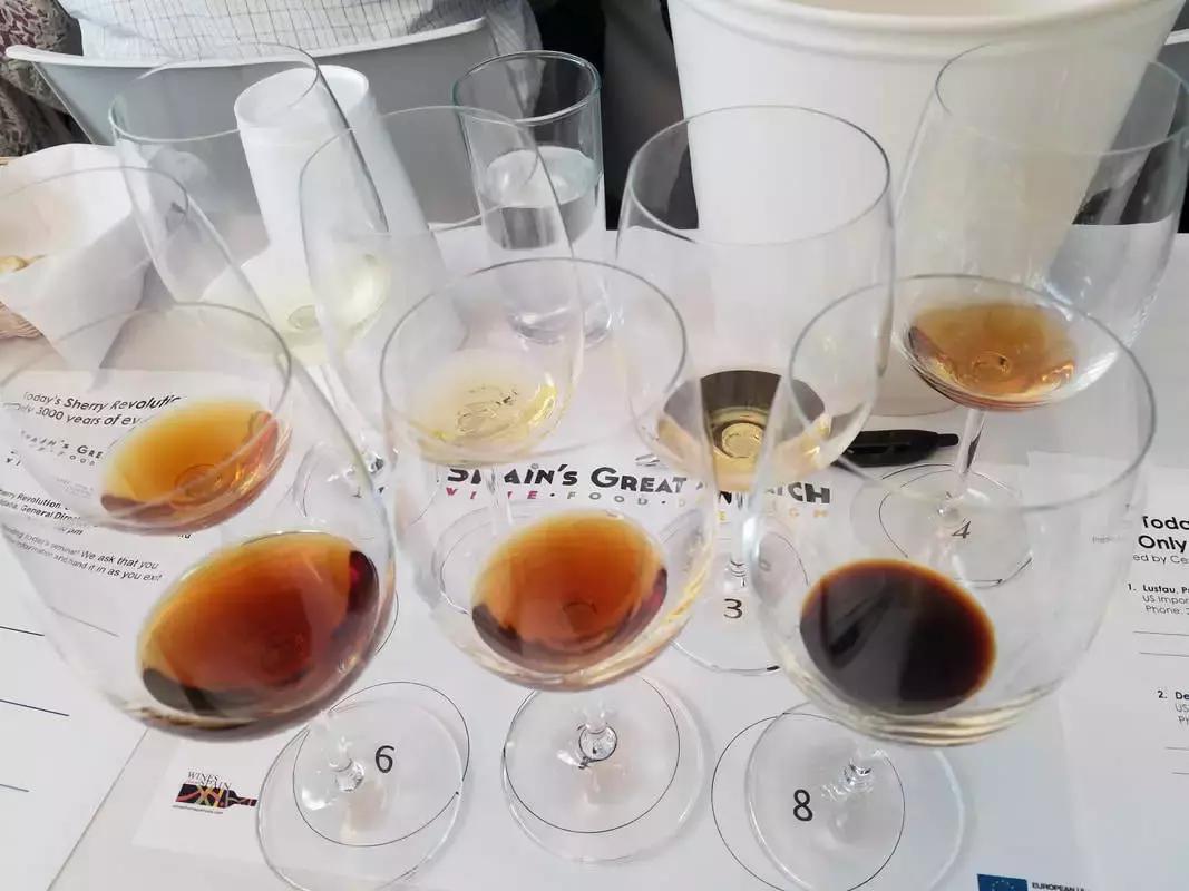 这种细思极恐的“橡木桶老汤”,造就了一众世界名酒