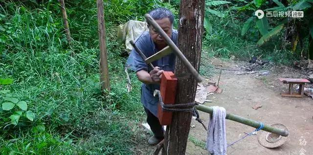 木工大叔年收入100万,木工大爷一年收入多少