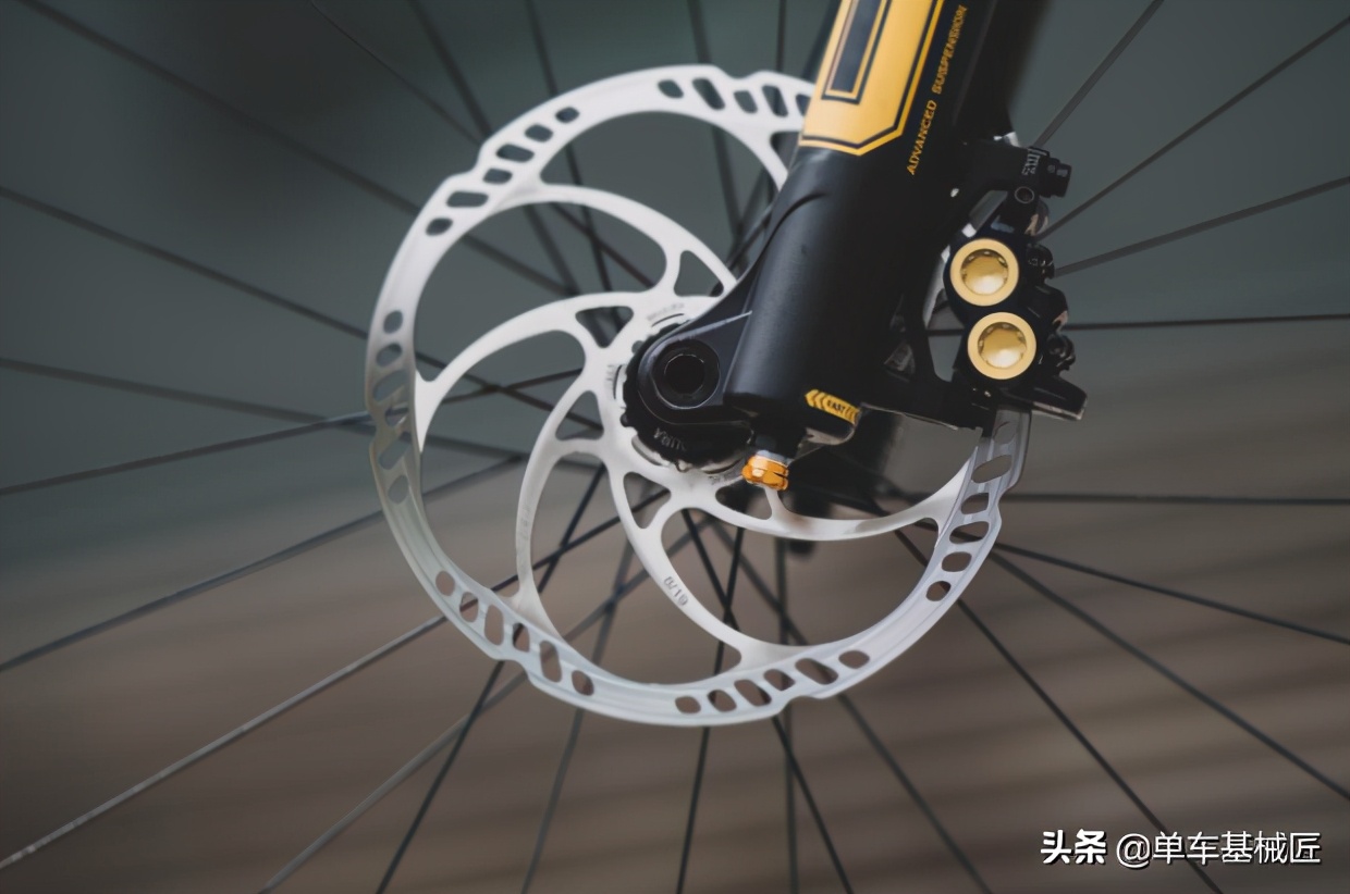 山地车刹车松点好还是紧点好,山地车前刹车有必要吗