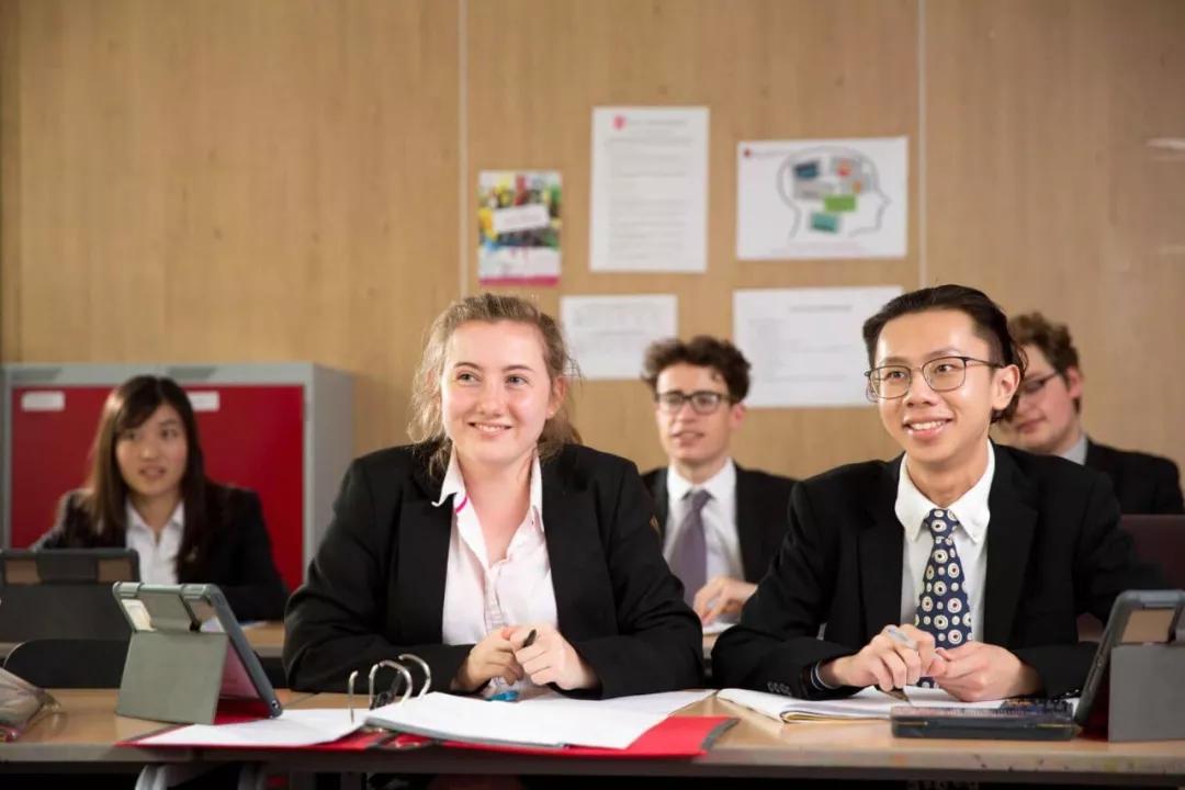 英国都铎堂学校,英国newhall学校