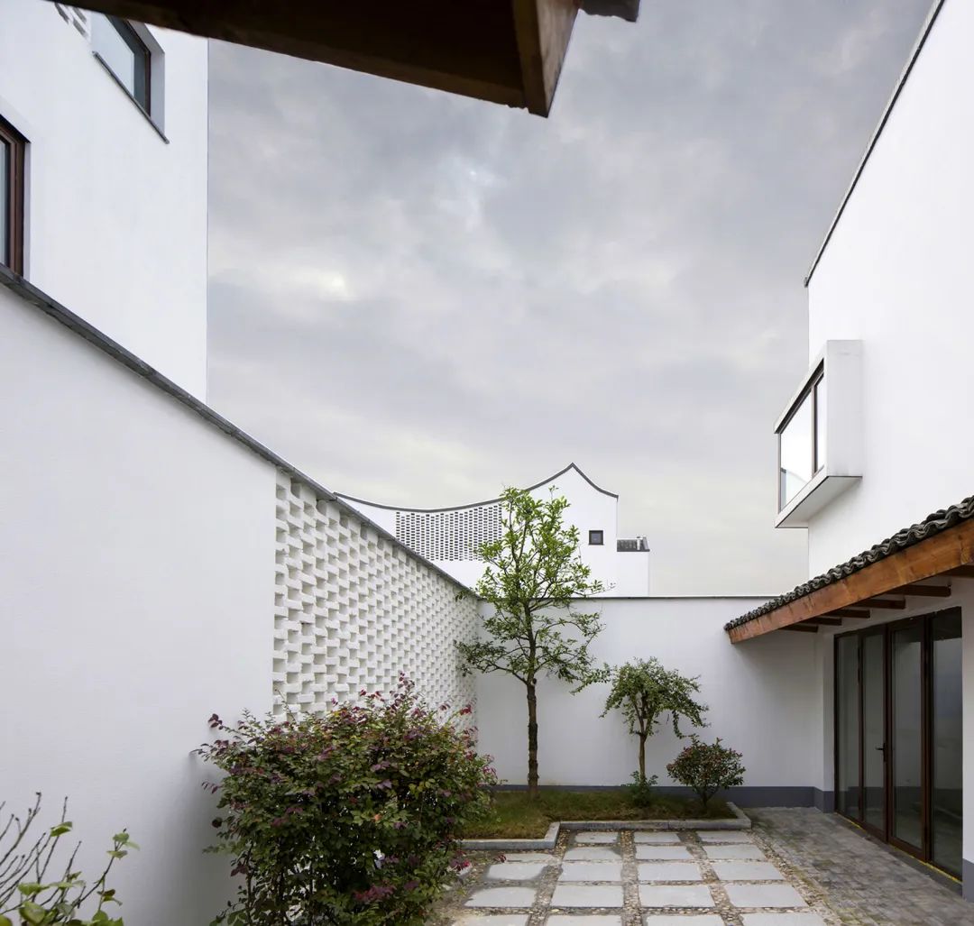 什么是坡屋顶有什么优缺点,什么是坡屋顶保温