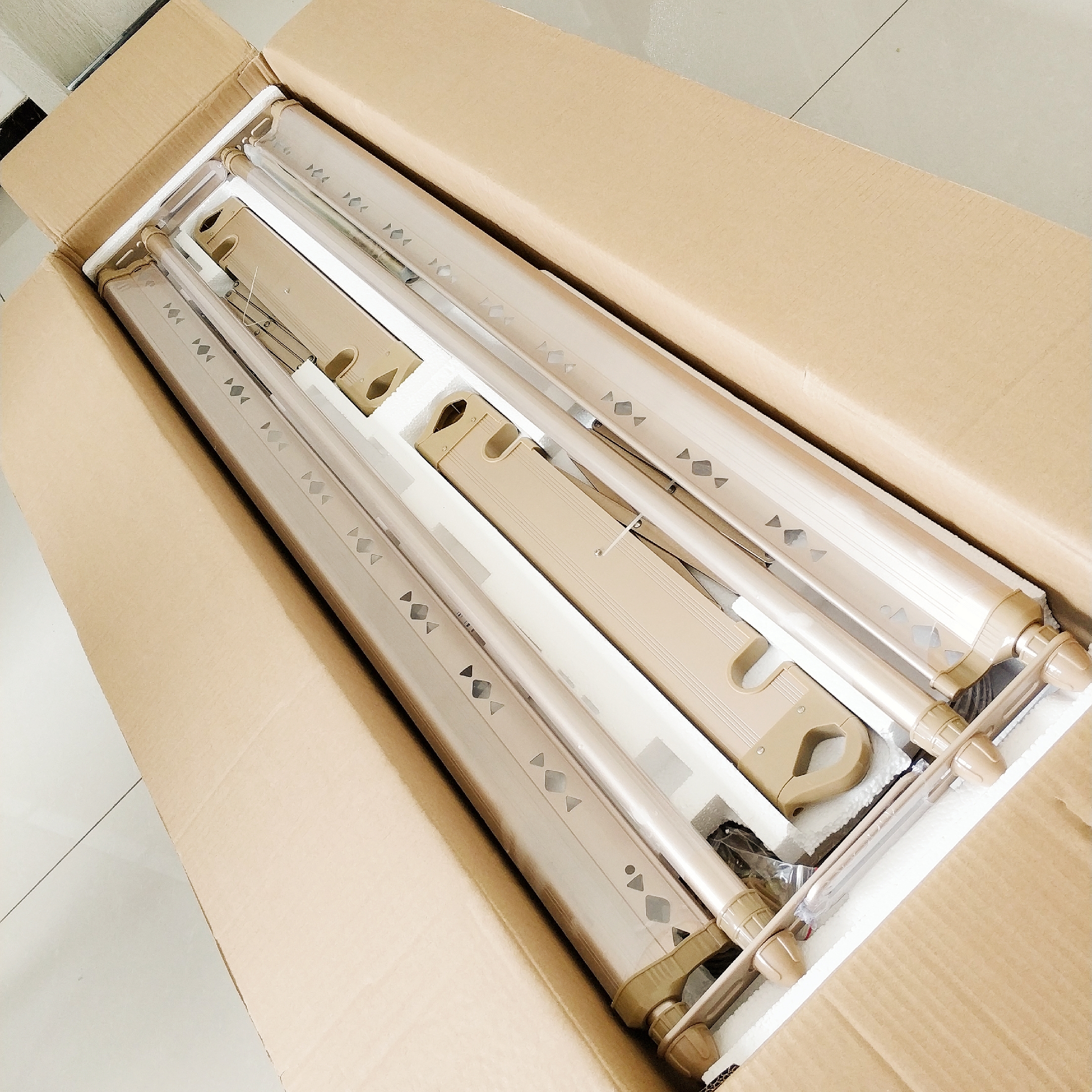 阳台晾衣神器节省空间,节省空间晾衣设计