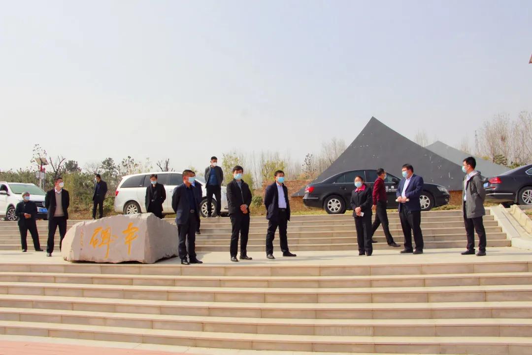 閲戣姳灞辩殑椋庢儏灏忛晣,鑾掑幙鐗硅壊灏忛晣椤圭洰