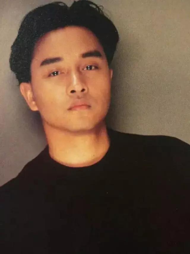 香港著名电影男演员张国荣,香港男歌手张国荣美照