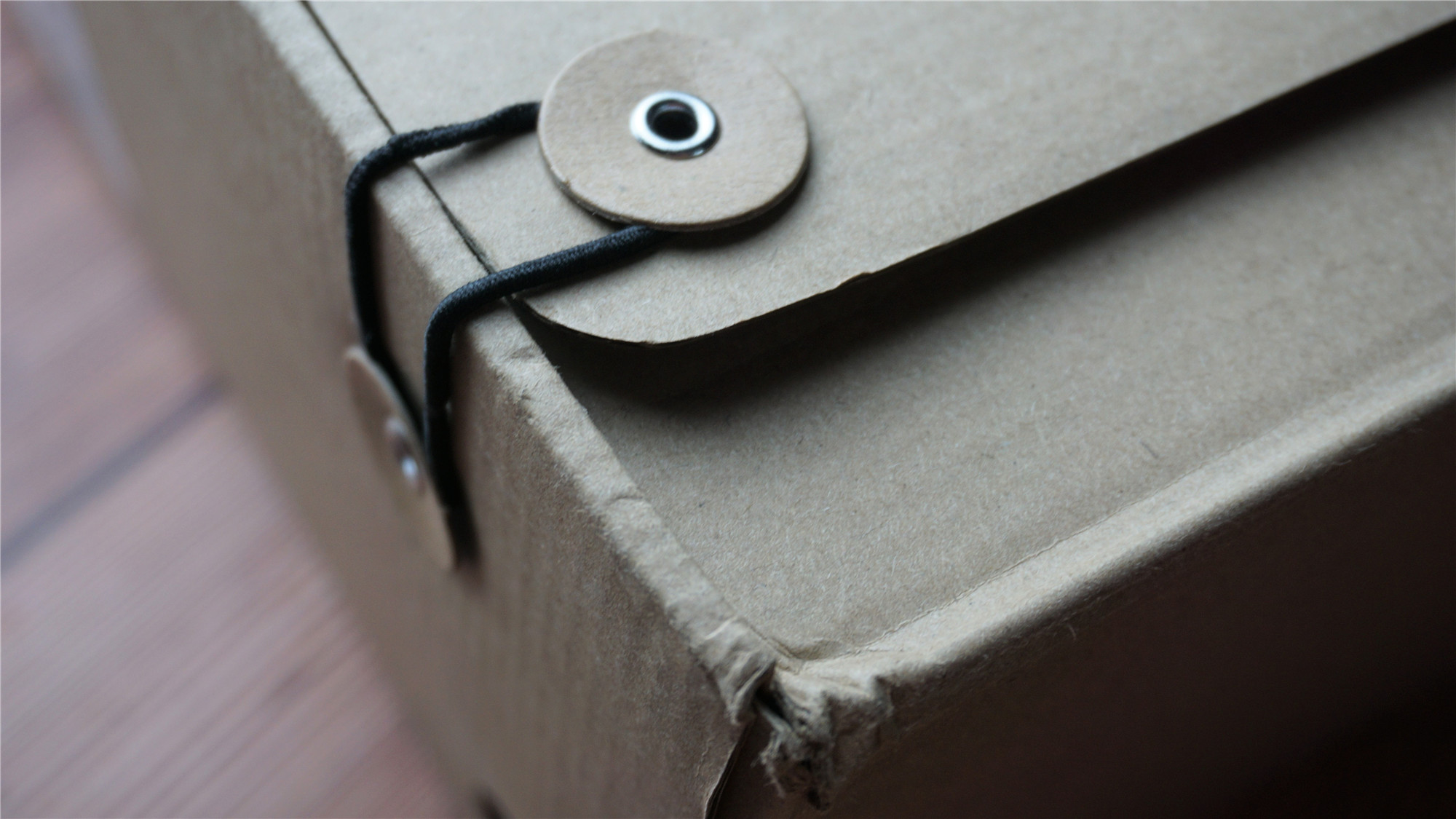 冬日踩雨必备！七面工装鞋上脚体验：不到300这材质我亏了吗？