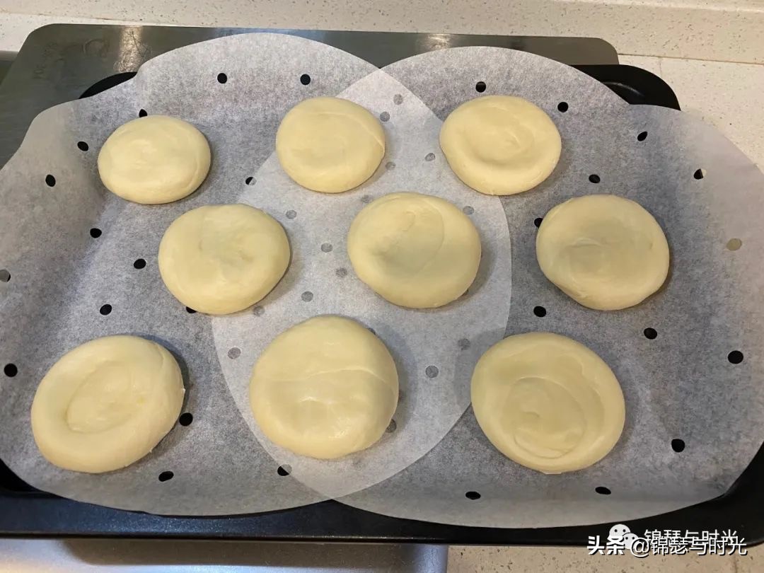 解暑点心酥皮绿豆饼,酥皮绿豆饼外酥里嫩