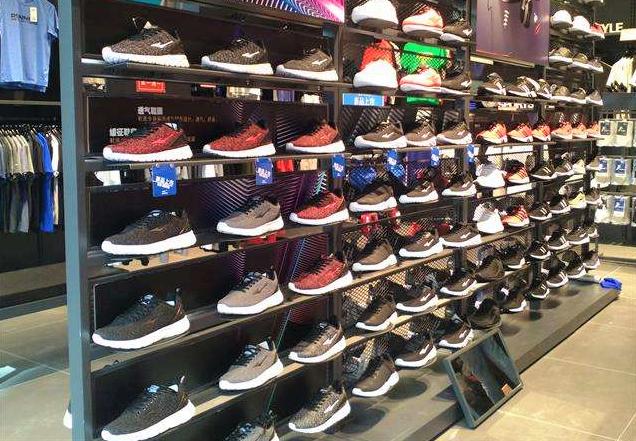 领跑热度的运动鞋全国分店图,李宁运动鞋超越