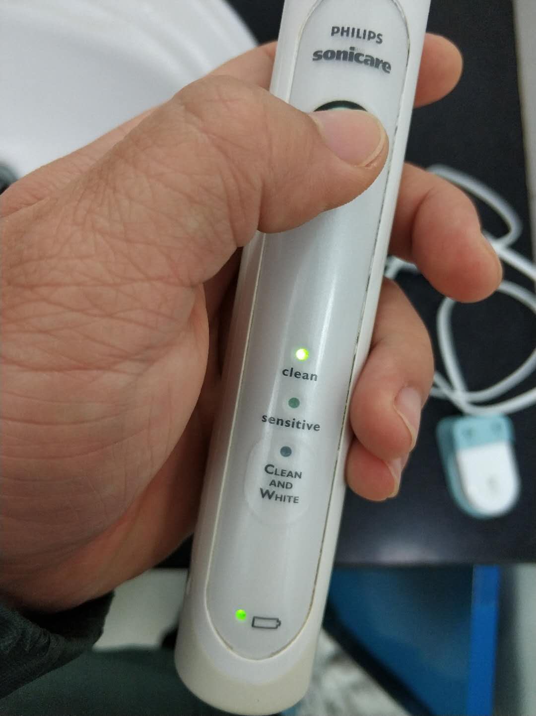 飞利浦电动牙刷智能净白hx6730,飞利浦HX6730电动牙刷