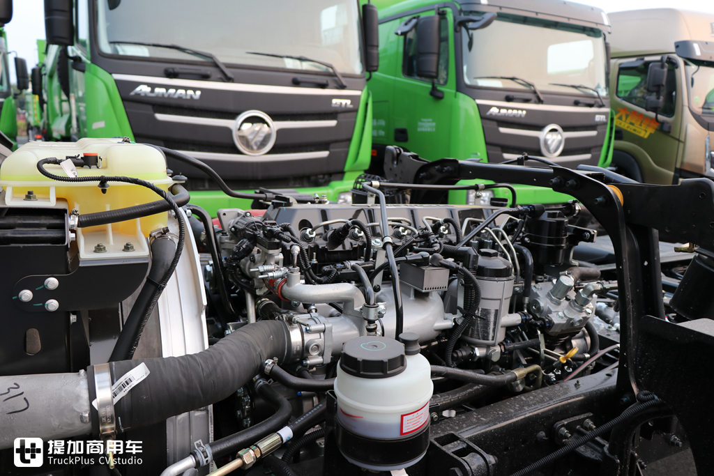 奥铃大黄蜂国五发动机,奥铃大黄蜂玉柴六缸245马力版