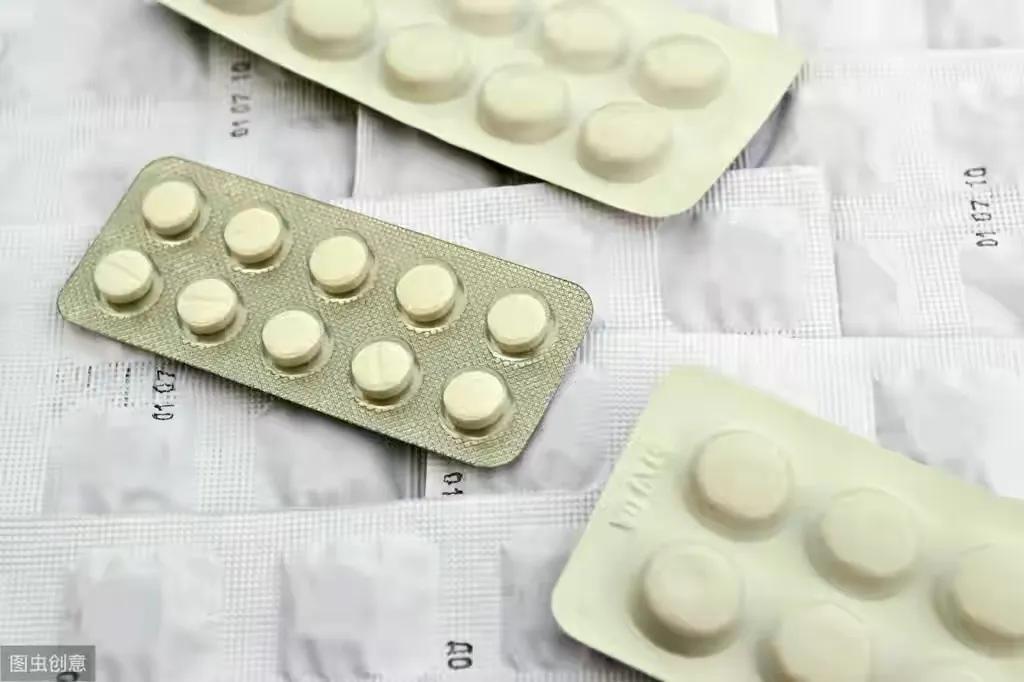 服用坦索罗辛非那雄胺能喝酒吗,坦索罗辛和前列舒通胶囊哪个好