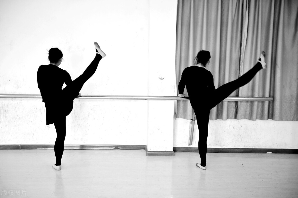 戚胜男浅谈女舞蹈演员经期可否练功