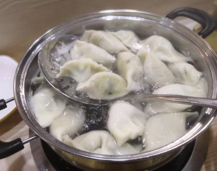 猪肉馅饺子怎么调鲜嫩多汁,调饺子菜肉馅的正确方法