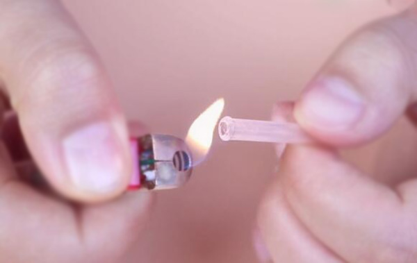 雨伞的伞头脱落了怎么缝,雨伞的伞柄从凹槽里脱落怎么修