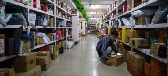 我在社区开了家菜鸟驿站,年入近200万