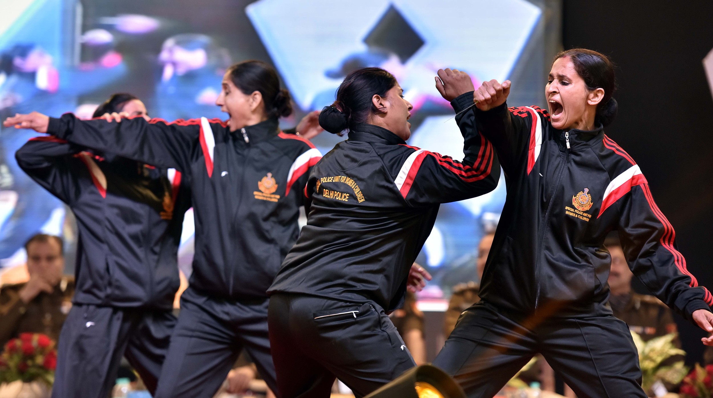 鍏充簬鏈堢粡琚瑙嗙殑妗堜緥,鍗板害濂充汉鏉ユ湀缁忚姝ц