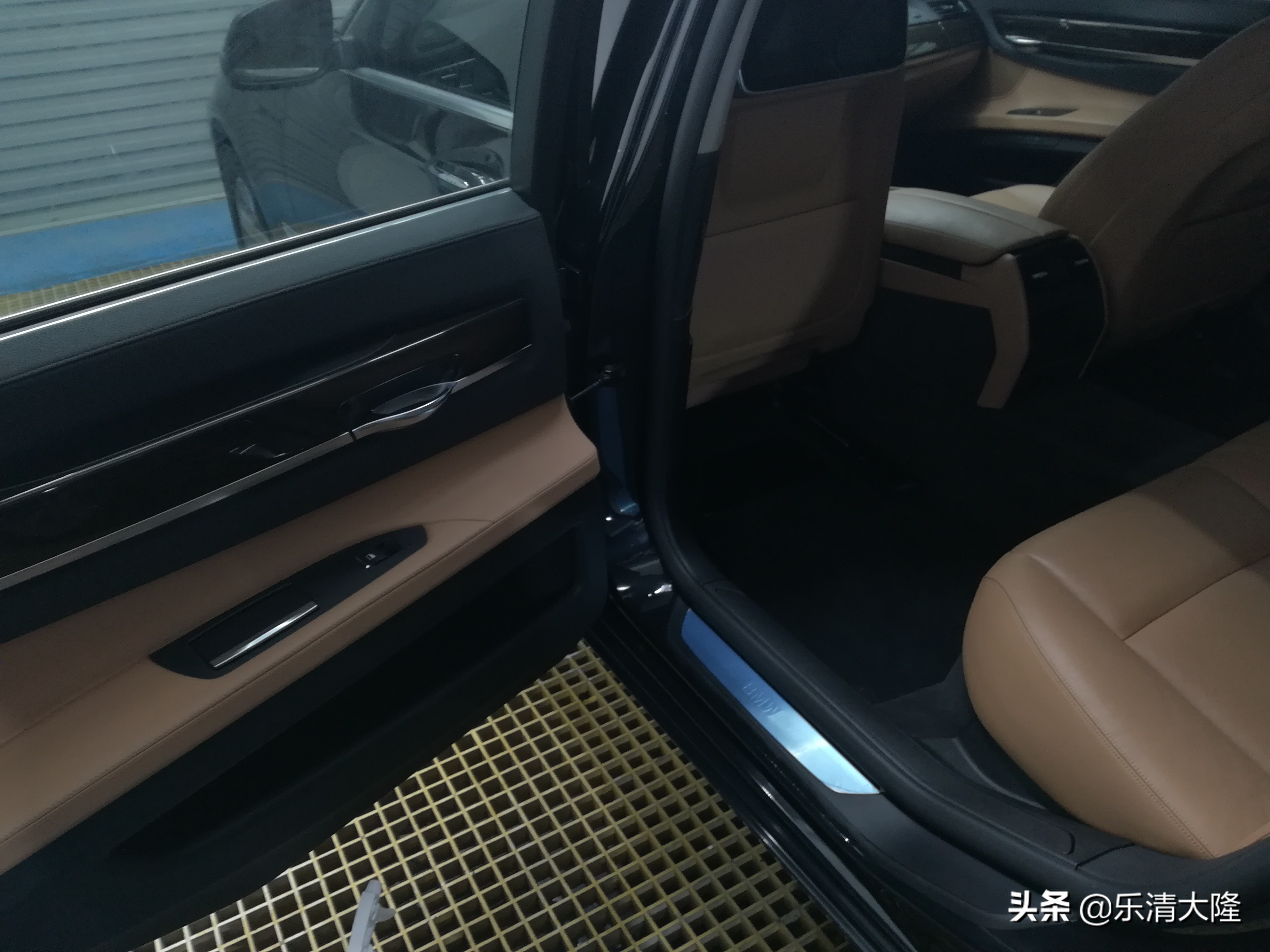 广州宝马7系内饰清洗,宝马7系发动机舱清洗