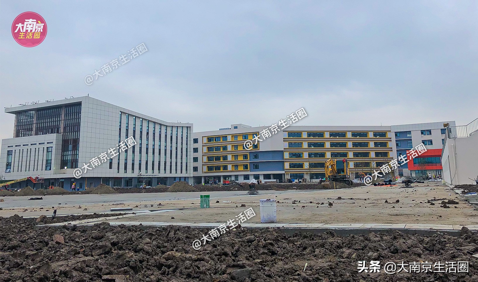 南京迎来一所能看江景的小学,但旁边规划的中学有点头疼