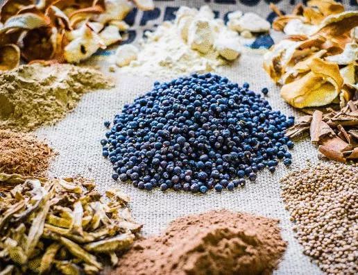 金酒与二锅头有区别吗,英国金酒怎么兑比较好喝