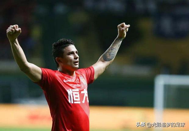 24岁称霸亚冠，28岁走下坡路，艾克森传奇却又悲情的职业生涯