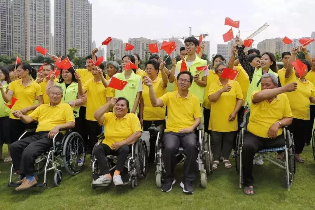 拍个快闪都是爱你的形状!2000多人在金湾以歌示爱录MV为她过生日