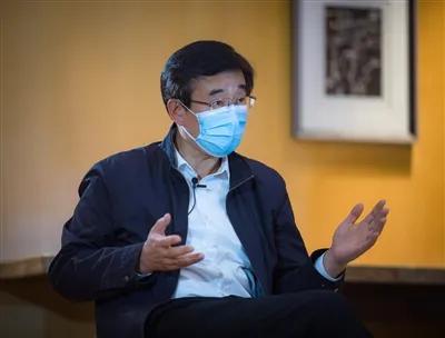 与钟南山齐名，一句话惊醒中国人，这个男人到底有多厉害？