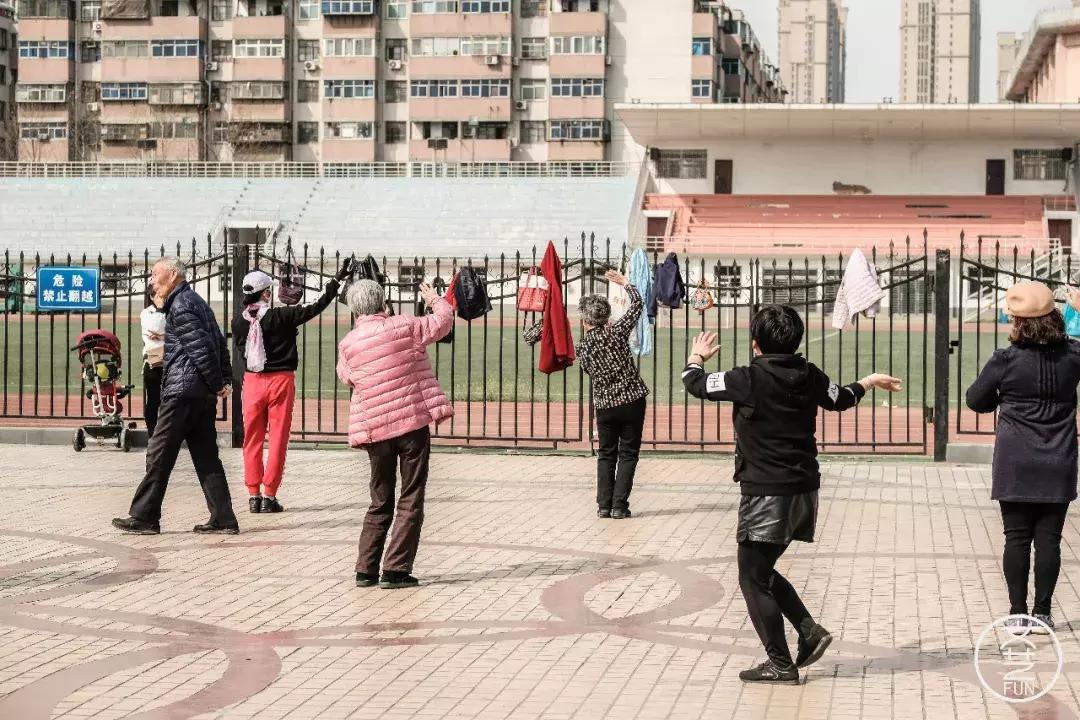 郑州火车头体育场老照片,郑州市火车头体育场