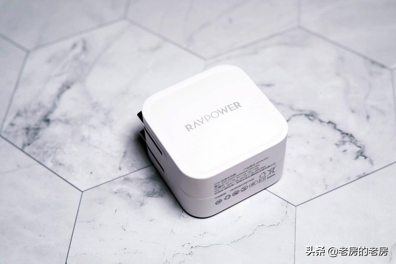 告别大砖块，拥抱小麻将，打火机大小的MBP充电头实用评测