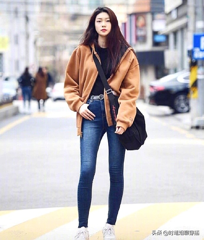 韩国特色服装街拍穿搭,韩国穿搭高级感街拍